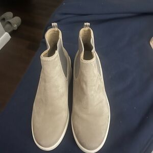 Abeo boots worn twice.  I bought the wrong size.